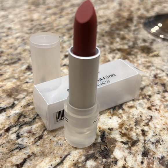 MAC Loud And Clear Baroque the Internet - Picture 2 of 4